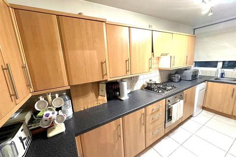 2 bedroom flat for sale, Embassy Lodge, Regents Park Road, N3