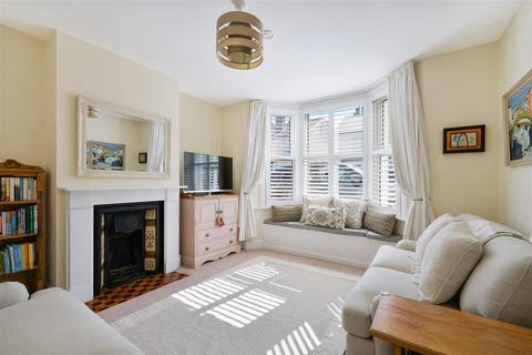 17 Miles Road, Epsom, KT19 9AA