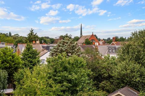 17 Miles Road, Epsom, KT19 9AA