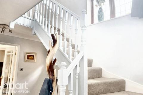4 bedroom detached house for sale, Water Lane, Northampton