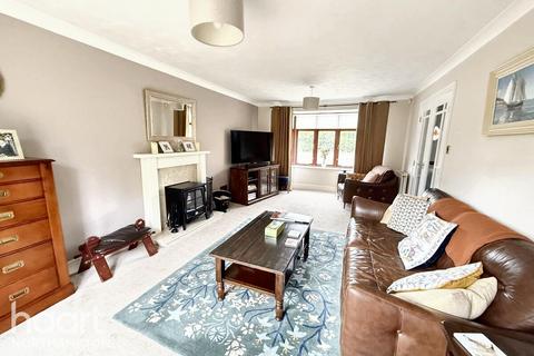 4 bedroom detached house for sale, Water Lane, Northampton