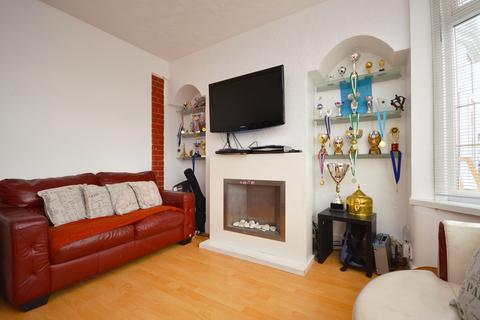 3 bedroom terraced house to rent, Wilmington Gardens, Barking, IG11 9TR