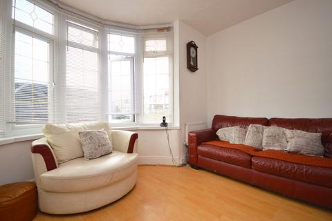 3 bedroom terraced house to rent, Wilmington Gardens, Barking, IG11 9TR
