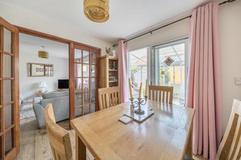 undefined, Carterton,  Oxfordshire,  OX18