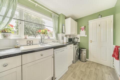 undefined, Carterton,  Oxfordshire,  OX18