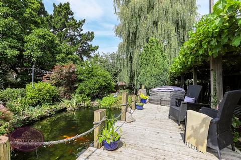 4 bedroom detached house for sale, Church Street, Ilkeston, DE7