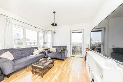 3 bedroom flat to rent, Coopers Road, London SE1