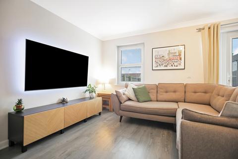 18 Bughtlin Market, Edinburgh, EH12 8XP