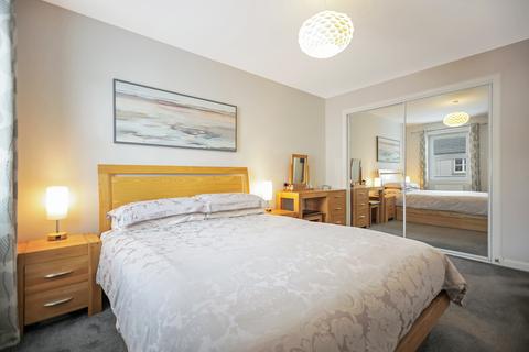 18 Bughtlin Market, Edinburgh, EH12 8XP