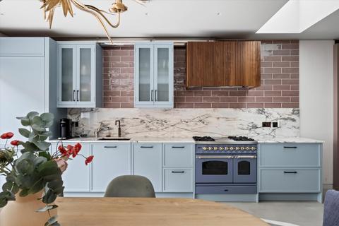 undefined, Pembroke Walk, London, W8