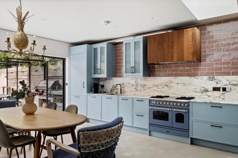 2 bedroom link detached house to rent, Pembroke Walk, London, W8