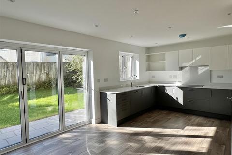 undefined, Kew Kernow, Roche