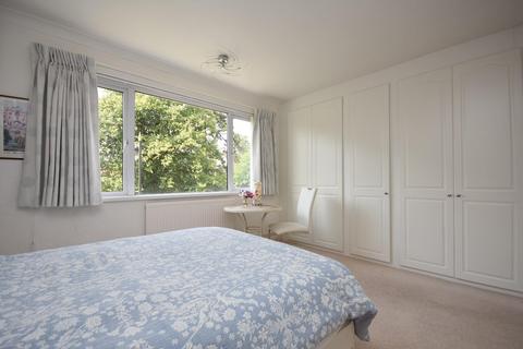Flat 16, Albany Court Beach Road, Penarth, CF64 1JU