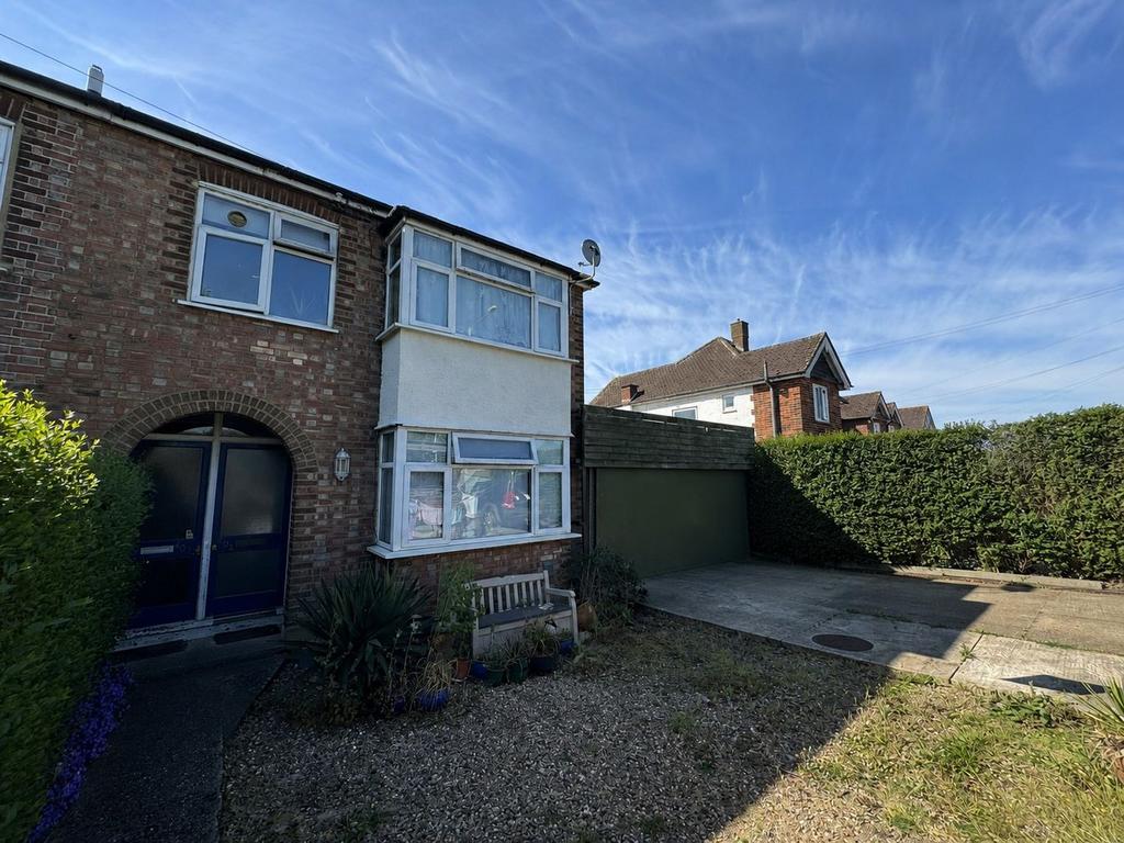 Detached house exterior, garden