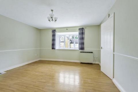 2 bedroom apartment for sale, Radnor House, Rembrandt Way, Reading, RG1 6QP