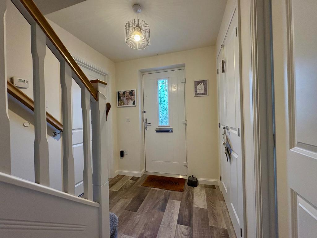 35 Parkstone Entrance Hall.jpg