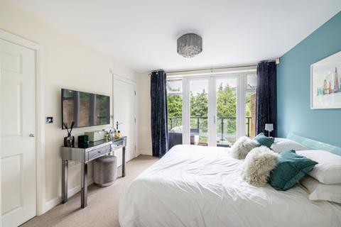 18 Roundburrow Close, Whyteleafe, CR6 9TT