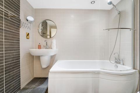 2 bedroom flat for sale, Princes Court, Brompton Road, London, SW3