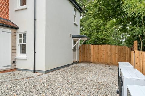 Flat 2, Woodlands Pikes Hill, Lyndhurst, SO43 7AY