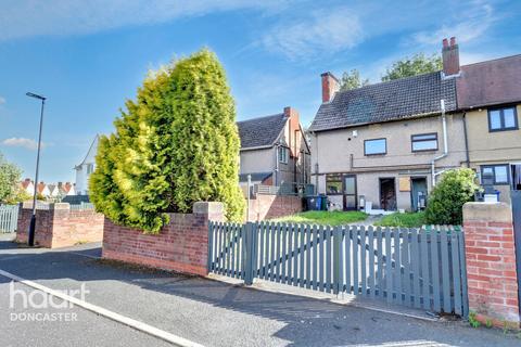 3 bedroom end of terrace house for sale, West Avenue, Woodlands, Doncaster