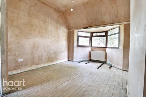 3 bedroom end of terrace house for sale, West Avenue, Woodlands, Doncaster