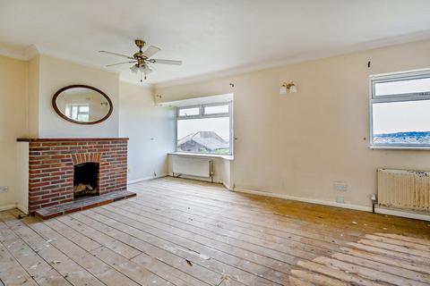 2 bedroom property for sale, Seaview Road, Newhaven, BN9