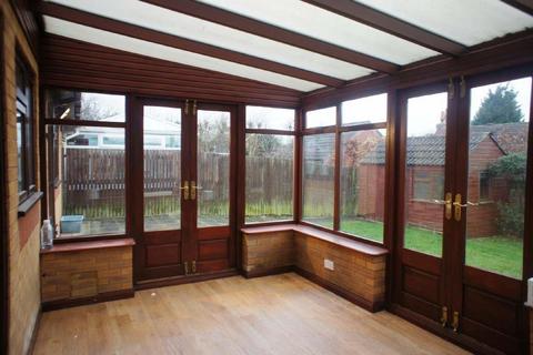 4 bedroom detached bungalow to rent, Wilmin Grove, Loughton