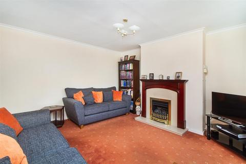 27 Abbots Way, Morpeth, NE61 2LY