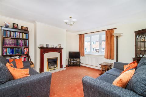 27 Abbots Way, Morpeth, NE61 2LY