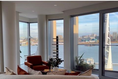 3 bedroom property for sale, Peninsula Square, London SE10