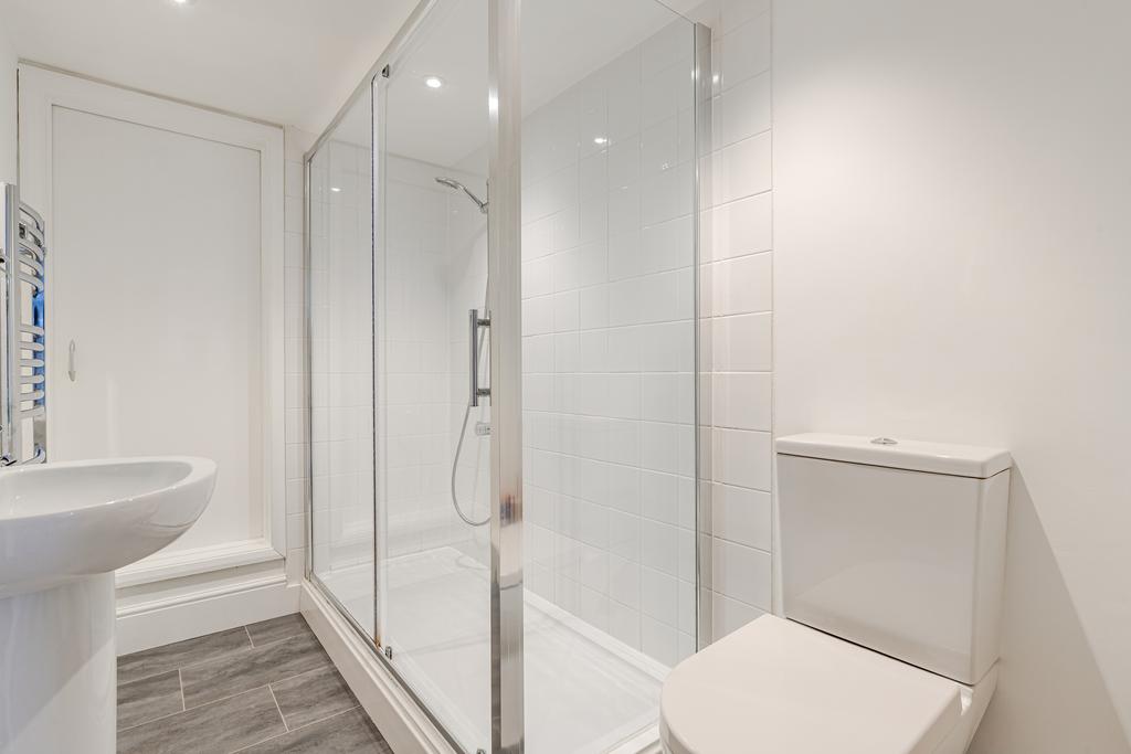 A16 - Flat 3 Whiteladies New Road Stoke Fleming -