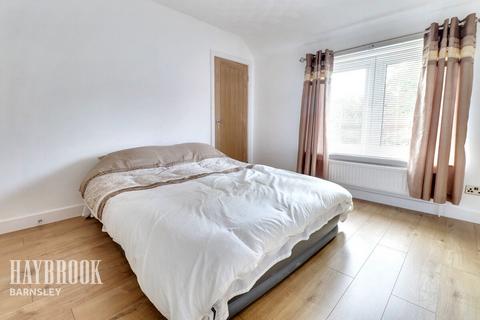 17 Cliffedale Crescent, Worsbrough, Barnsley, S70 4AR