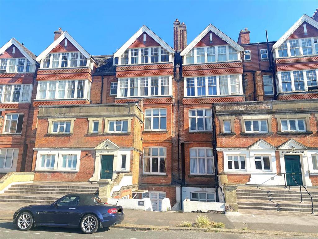 16 Knole Ct - Front.jpg