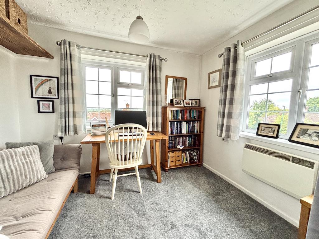 Study area/ocassional bedroom