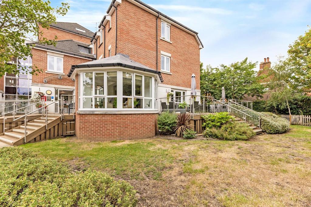 13-203b CH 22 CRAYSHAWCOURT RG48 EQ MCS83865 -54-medi