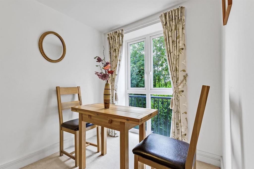09-8418 CH 22 CRAYSHAWCOURT RG48 EQ MCS83865 -40-medi
