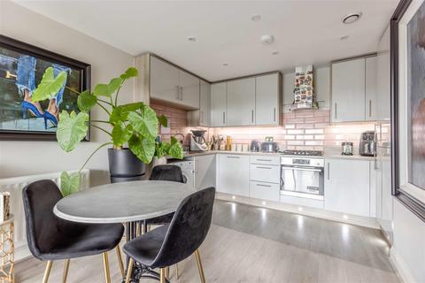2 bedroom apartment for sale, Windsor Road, Slough