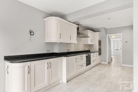 5 Baldocks Road, Theydon Bois, Epping, CM16 7EB