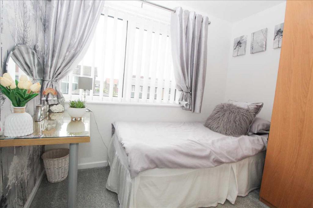 Bedroom 3 ( front )