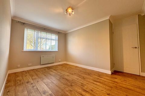 2 bedroom flat to rent, Woodrose Lodge, Lupin Drive, Chelmsford, Essex, CM1 6FS