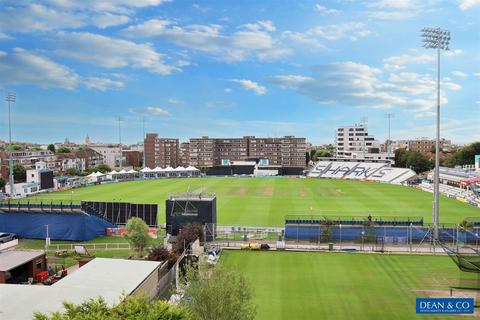 2 bedroom flat for sale, Cromwell Road, Hove