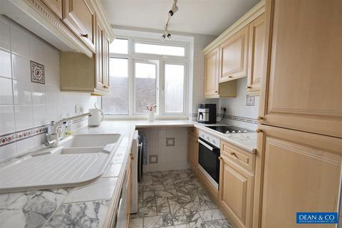 2 bedroom flat for sale, Cromwell Road, Hove