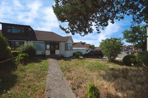 2 bedroom semi-detached bungalow for sale, Lawns Way, Romford RM5