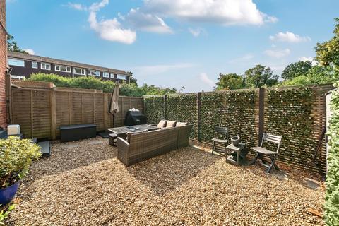 2 bedroom maisonette for sale, Leverton, St Georges Avenue, Weybridge, KT13
