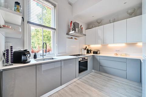 2 bedroom maisonette for sale, Leverton, St Georges Avenue, Weybridge, KT13
