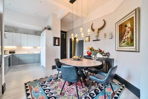 2 bedroom maisonette for sale, Leverton, St Georges Avenue, Weybridge, KT13