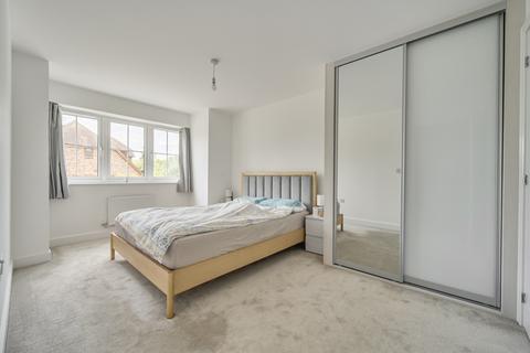 undefined, Pettit Place, Reading RG2