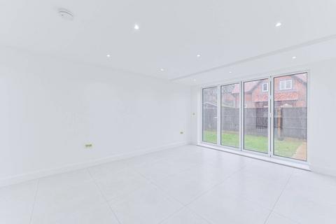 3 bedroom house for sale, 3 Kingswood Way, South Croydon CR2