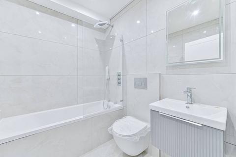 3 bedroom house for sale, 3 Kingswood Way, South Croydon CR2