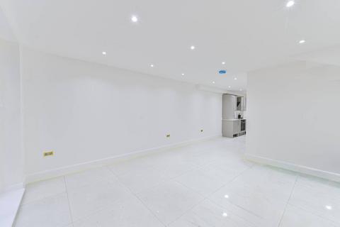3 bedroom house for sale, 3 Kingswood Way, South Croydon CR2